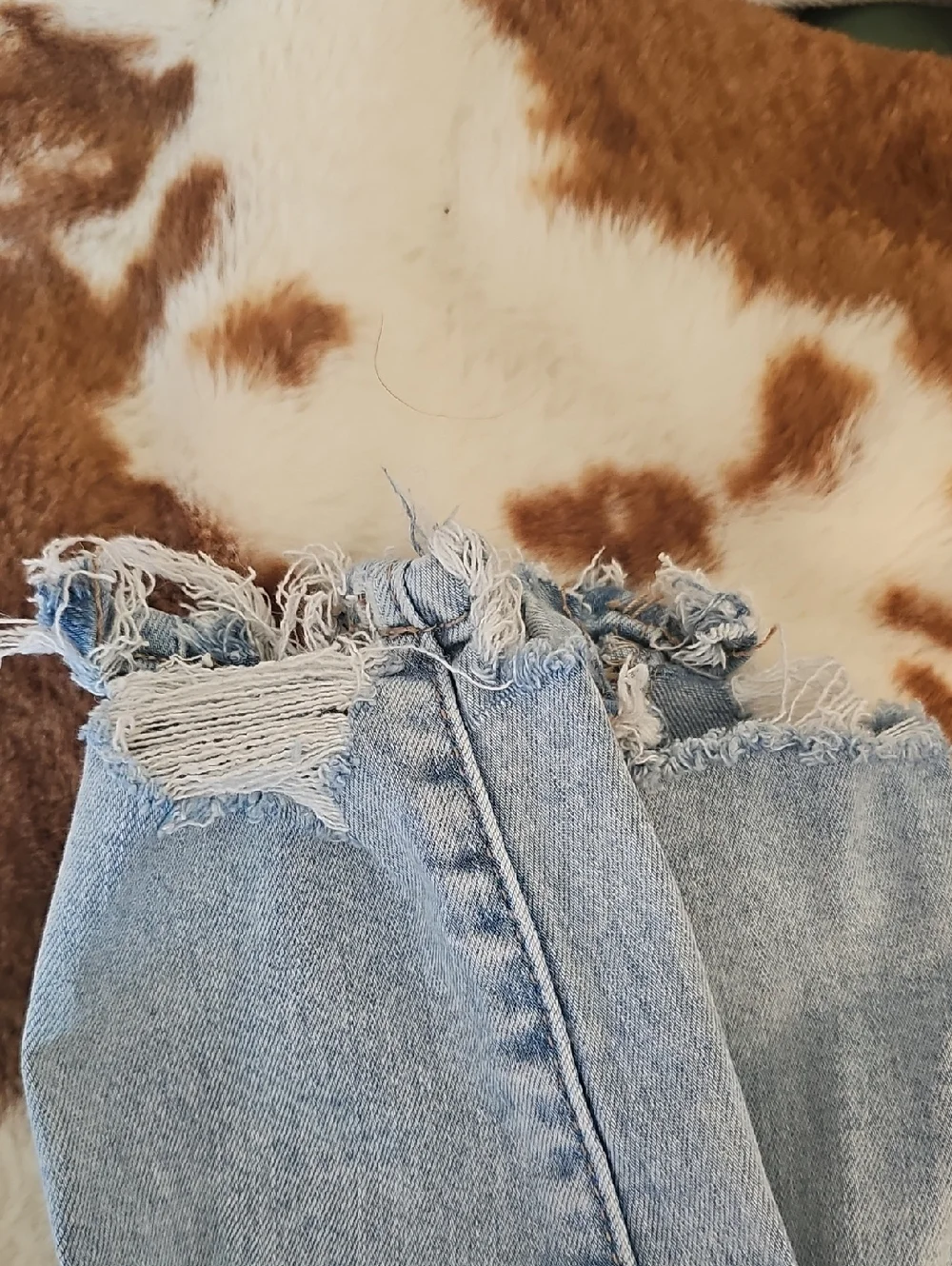 American Eagle Light Wash Distressed Women’s Jeans - Size 6 High-Rise Jeggings - Picture 2 of 8